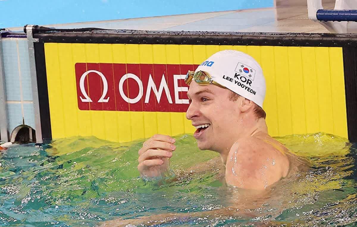 DB game-法国选手在游泳比赛中斩获银牌