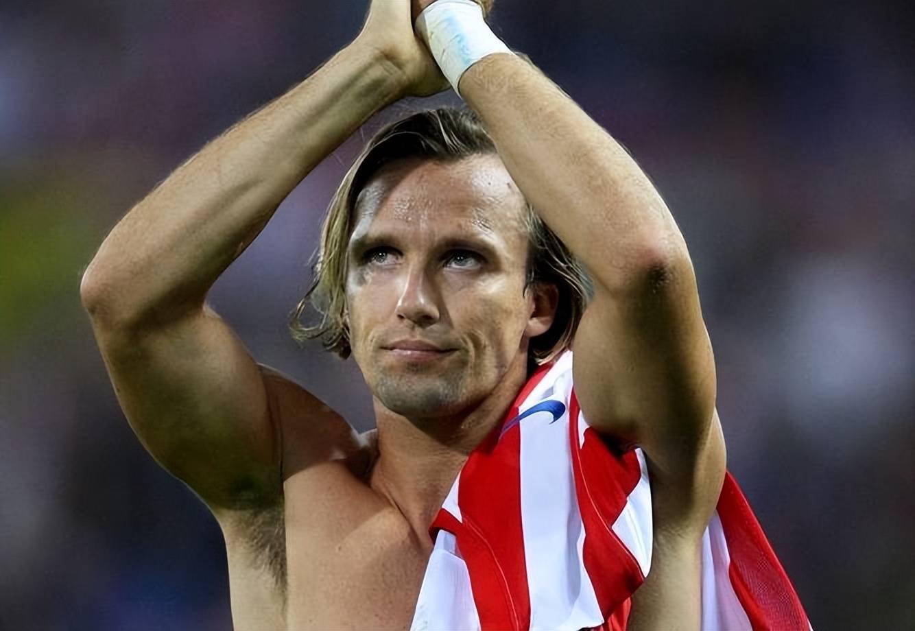 科尔切斯特主场惊险逆转获胜