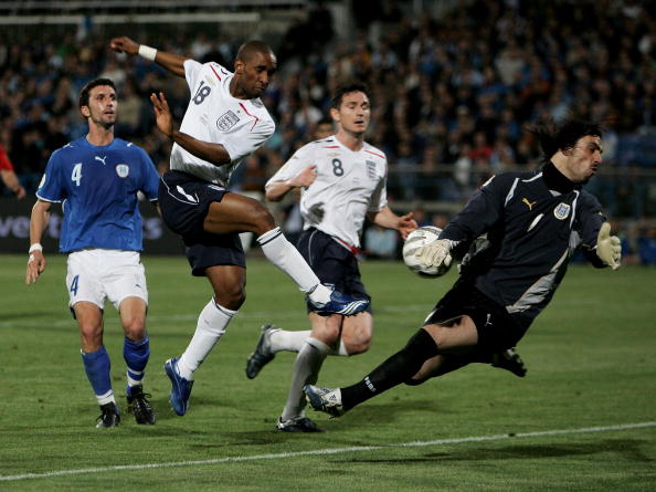 球队激战九十分钟,与对手互不相让 球队激战九十分钟,与对手互不相让