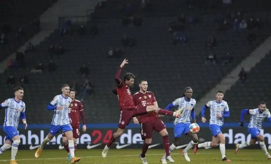 DB游戏-包含交易窗口开启，多支球队展开谈判的词条