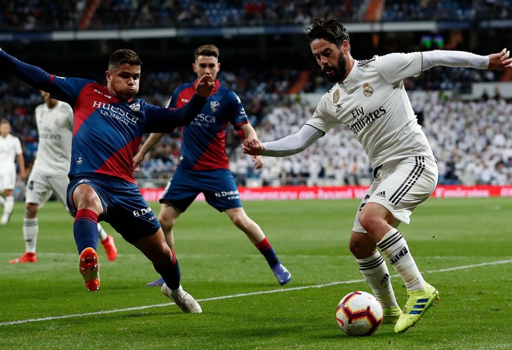 韦斯卡队主场战胜对手，稳固保级位置的简单介绍