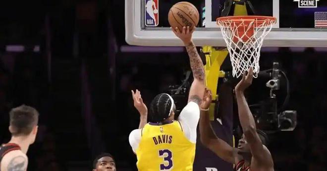 湖人主场获胜，浓眉投篮手感火热