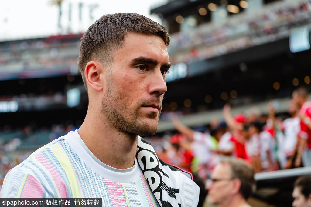 -尤文图斯球迷呼吁支持新赛季目标