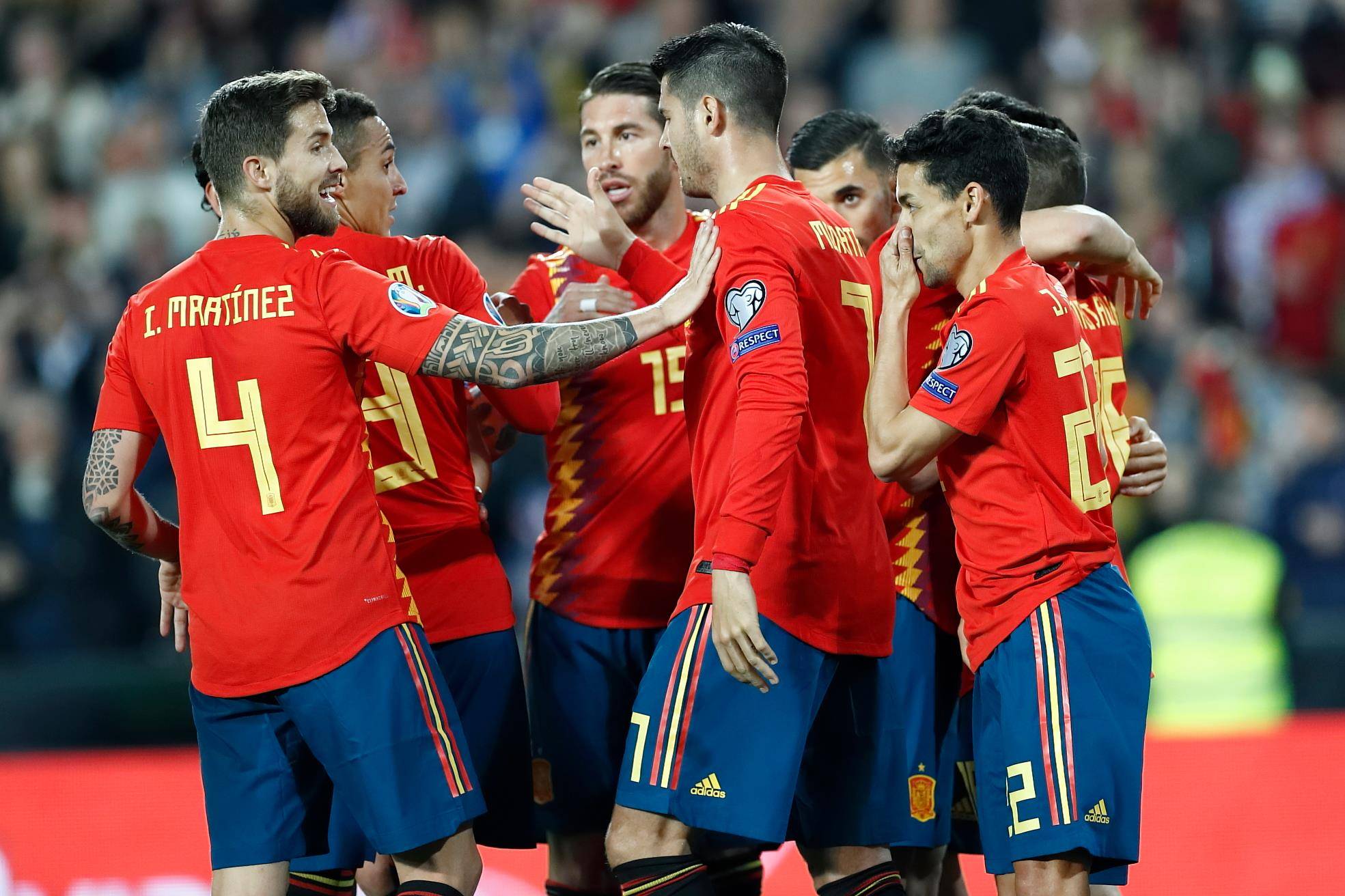 西班牙队在欧国联半决赛中表现抢眼