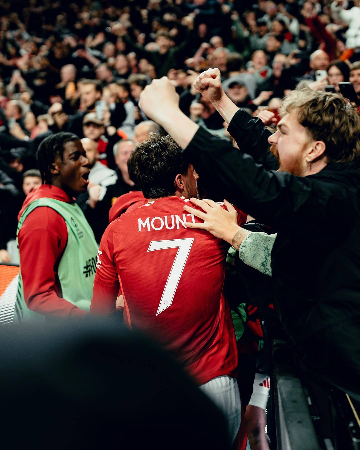 -曼联实现逆转，主场豪取胜利