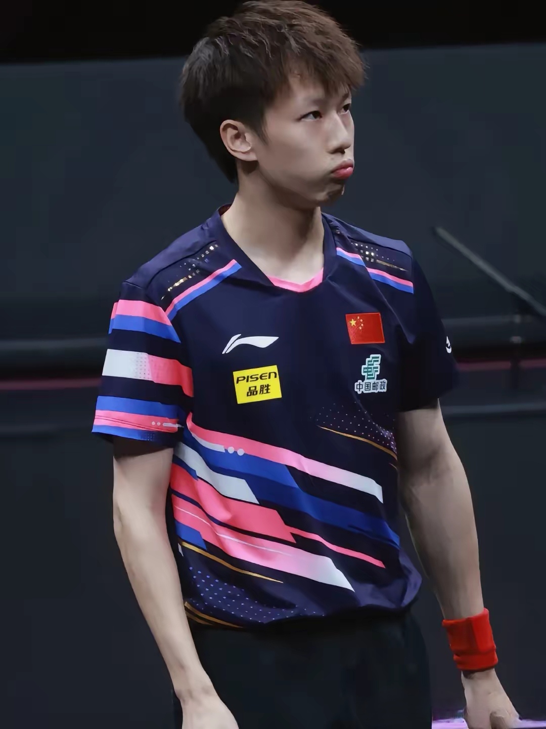 DB游戏-红黄蓝国际赛场上演激烈角逐