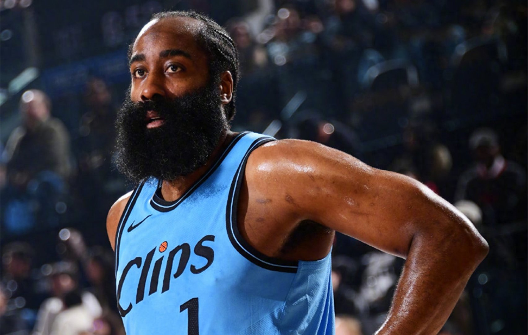 火箭在加时赛中战胜独行侠，哈登狂轰49分