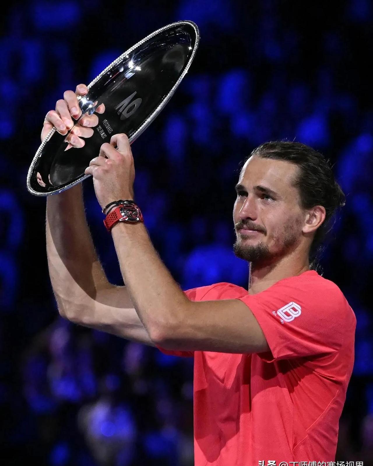 年终总决赛完胜ATP总决赛，兹维列夫统治全场